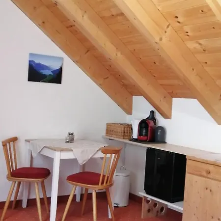 Apart Apartment *